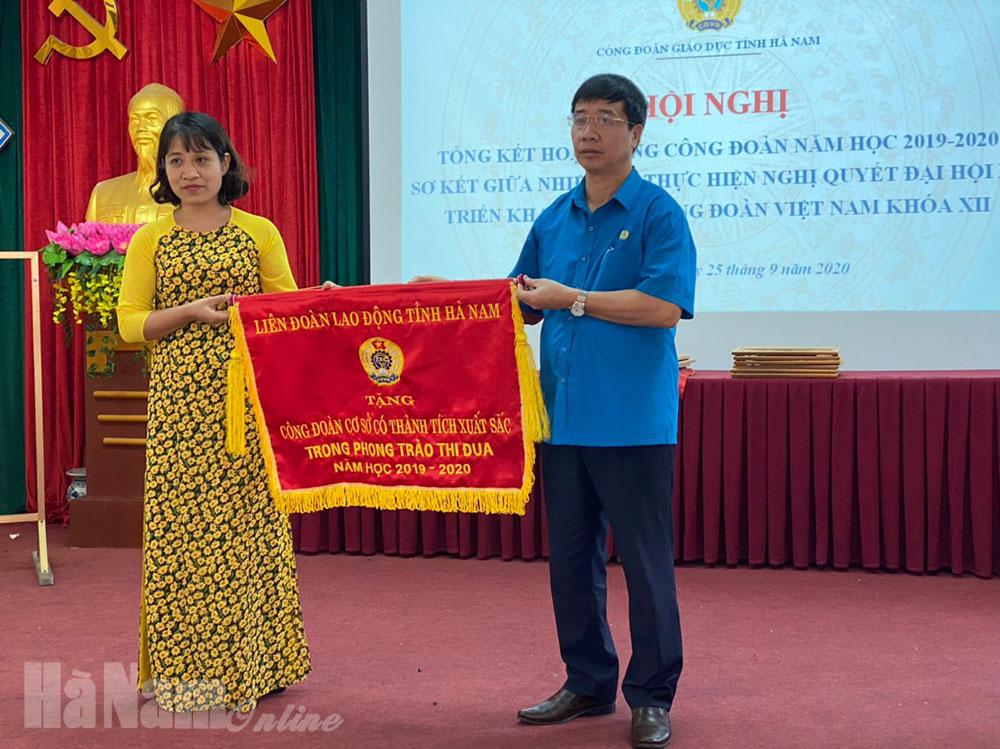 11 tập thể, cá nhân xuất sắc được khen thưởng trong hoạt động công đoàn giáo dục