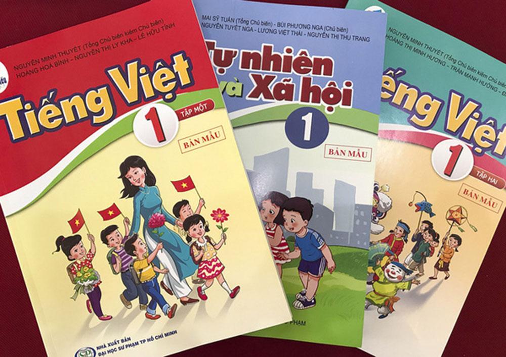 Cần minh bạch trong việc mua - bán sách giáo khoa lớp 1