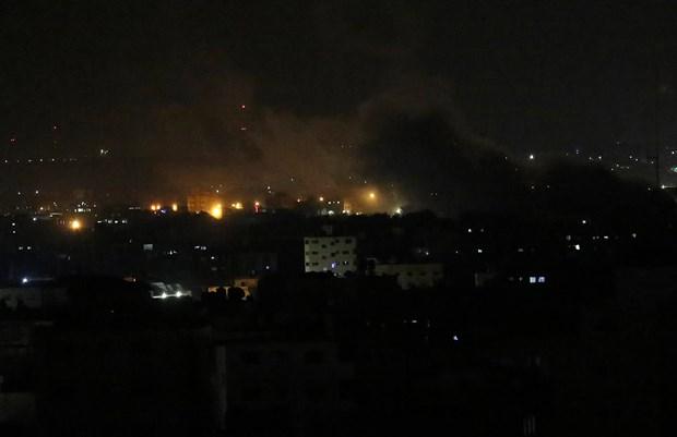 Israel không kích hàng loạt mục tiêu quân sự ở Syria
