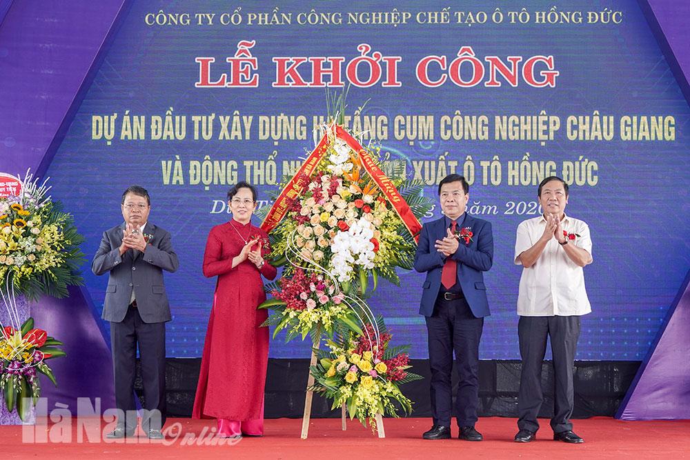 Khởi công dự án CCN Châu Giang và động thổ Nhà máy sản xuất và lắp ráp ô tô Hồng Đức