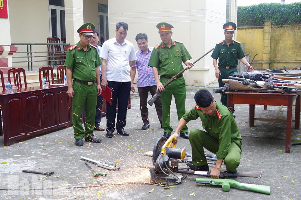 Kim Bảng tiêu huỷ số lượng lớn vũ khí, công cụ hỗ trợ