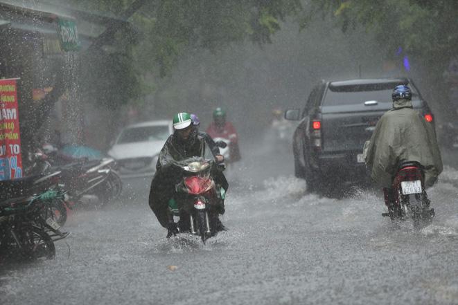 Mưa lớn tại Bắc Bộ kéo dài từ chiều tối 6-8/9, đề phòng thời tiết nguy hiểm