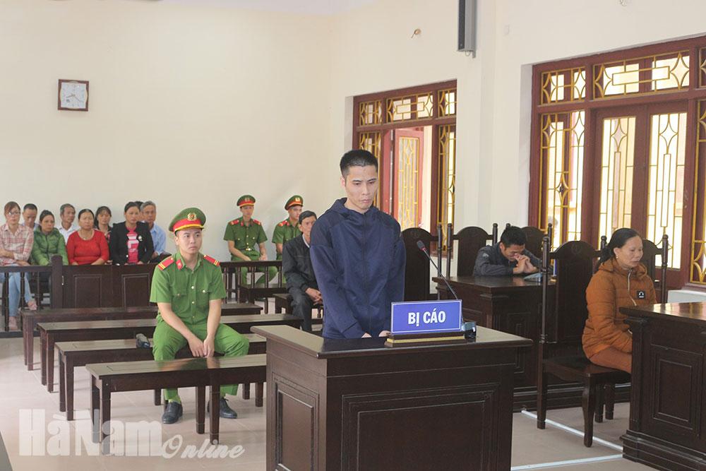Giết người không thành, một đối tượng lãnh 9 năm tù
