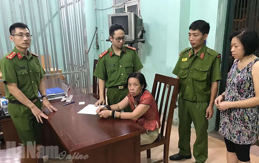 Cảnh sát 113 giúp đỡ đưa người dân bị lạc về với gia đình