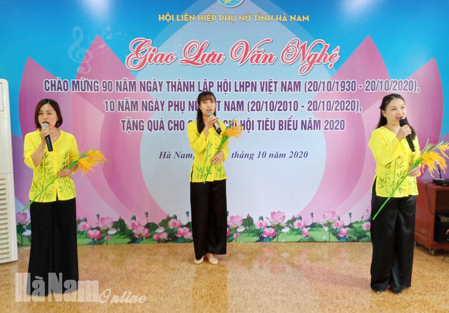 Giao lưu văn nghệ kỷ niệm 90 năm Ngày thành lập Hội LHPN Việt Nam