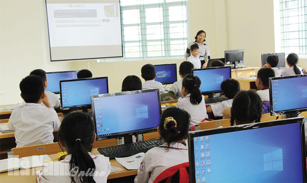 Tăng cường đầu tư phát triển giáo dục