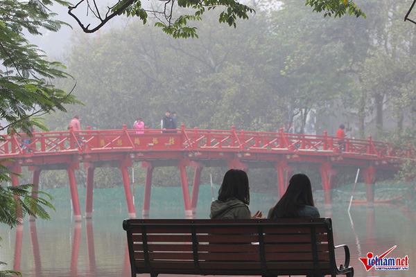 Miền Bắc sáng sớm sương mù, trưa nắng