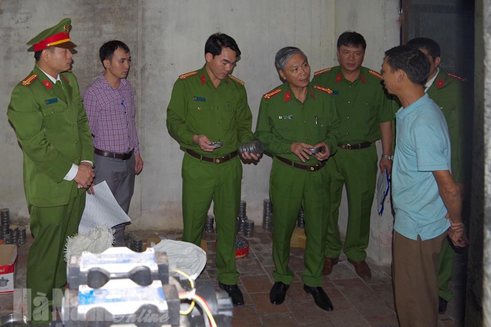 Phát hiện cơ sở sản xuất trái phép số lượng lớn đạn chì