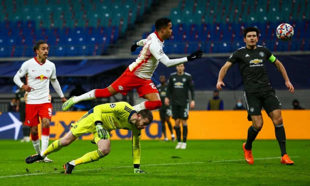 Hàng phòng ngự "tấu hài" trước Leipzig, MU văng khỏi Champions League
