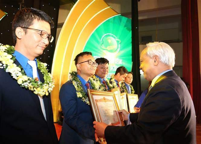 Tôn vinh 56 nhà nông trẻ xuất sắc nhận Giải thưởng Lương Định Của lần thứ XV