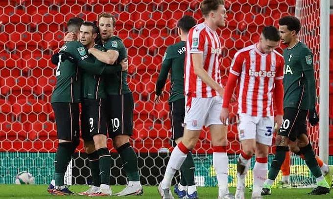Bale giúp Tottenham vào bán kết Cup Liên đoàn