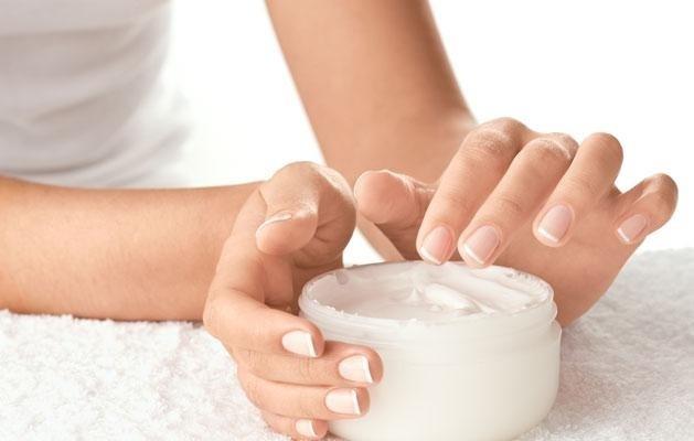 Vì sao da dễ khô rát đỏ mùa đông?
