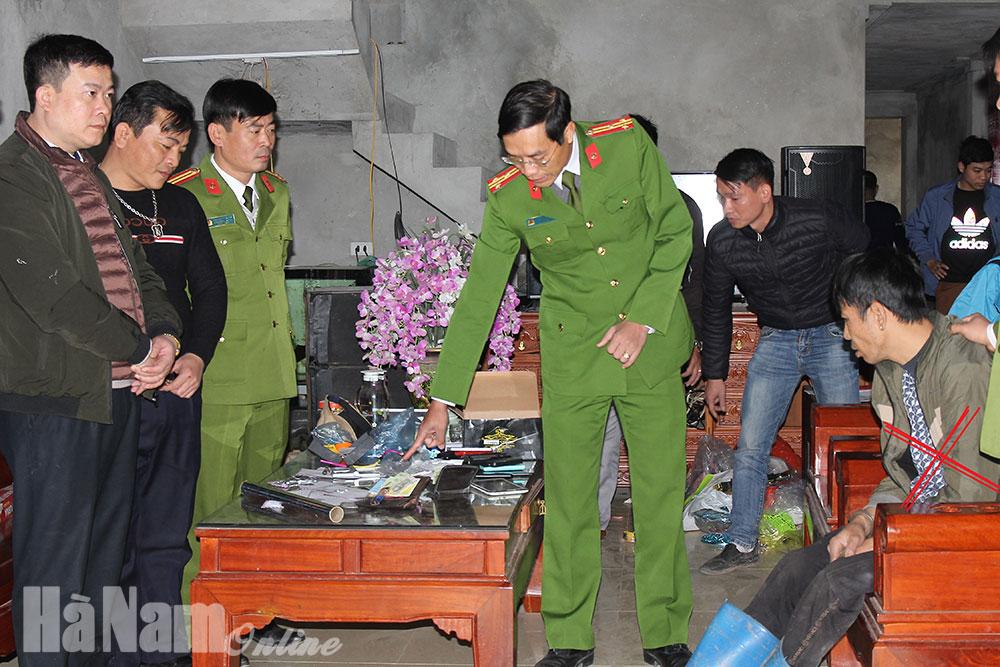 Công an Bình Lục bắt đối tượng lắp camera cảnh giới để bán ma túy