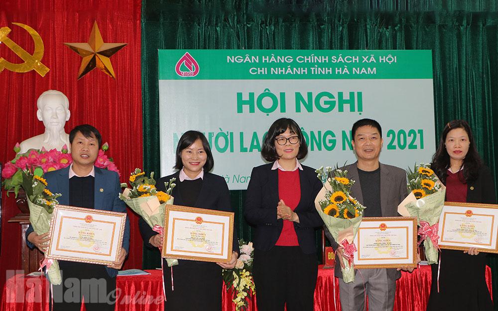 Hội nghị người lao động Chi nhánh NHCSXH tỉnh