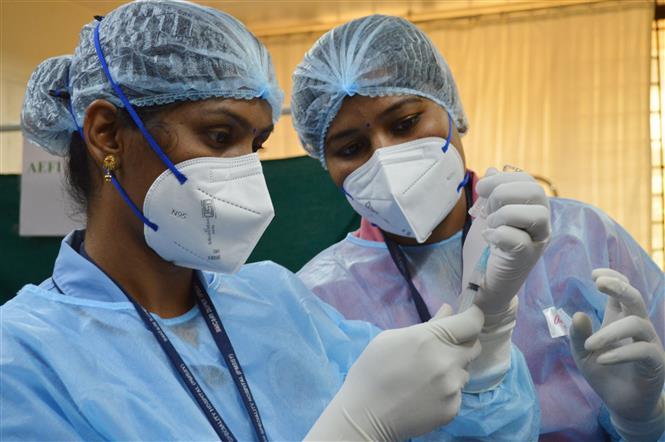Số ca mắc COVID-19 trên thế giới vượt mốc 100 triệu