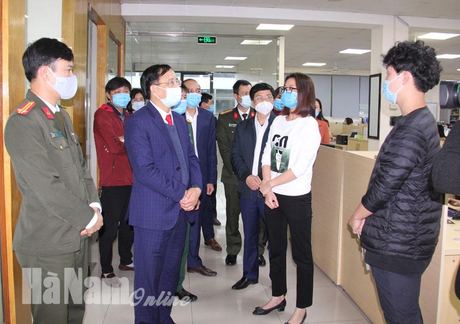 BCĐ Quốc gia phòng, chống dịch COVID-19 họp trực tuyến triển khai các giải pháp cấp bách để phòng dịch