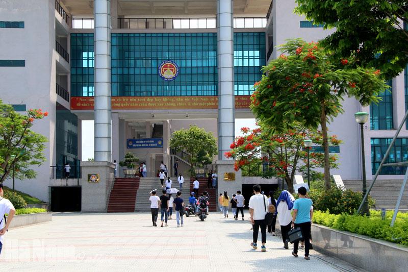 Học sinh hai trường THPT Chuyên Biên Hòa và THPT Lê Hoàn nghỉ học ở trường từ ngày 1/2