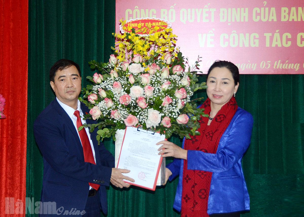 Công bố Quyết định bổ nhiệm Phó Chủ tịch Ủy ban MTTQ tỉnh nhiệm kỳ 2019-2024