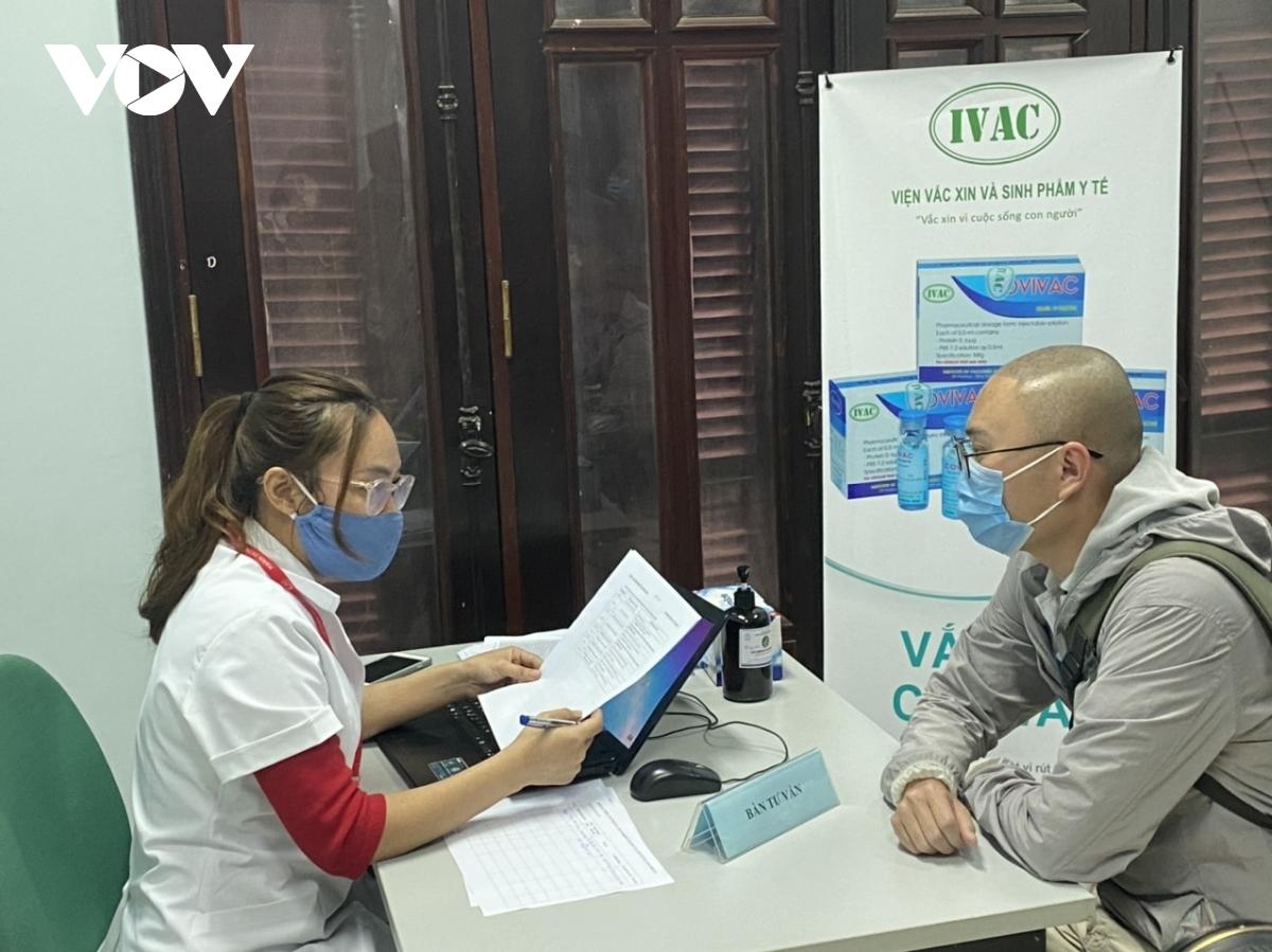 6 tình nguyện viên đầu tiên tiêm thử nghiệm vaccine COVIVAC vào sáng mai (15/3)