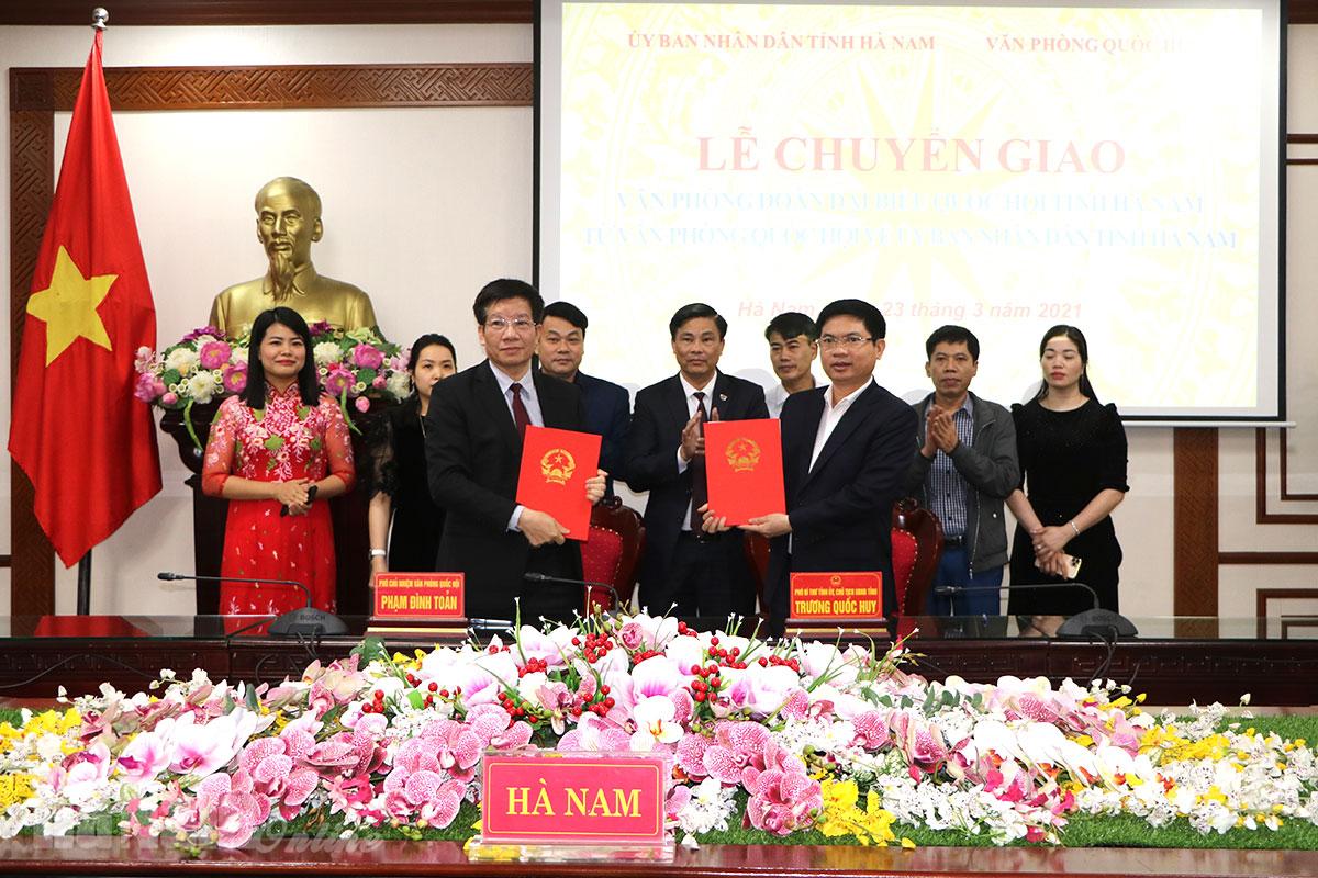 Chuyển giao Văn phòng Đoàn ĐBQH tỉnh từ Văn phòng Quốc hội về UBND tỉnh