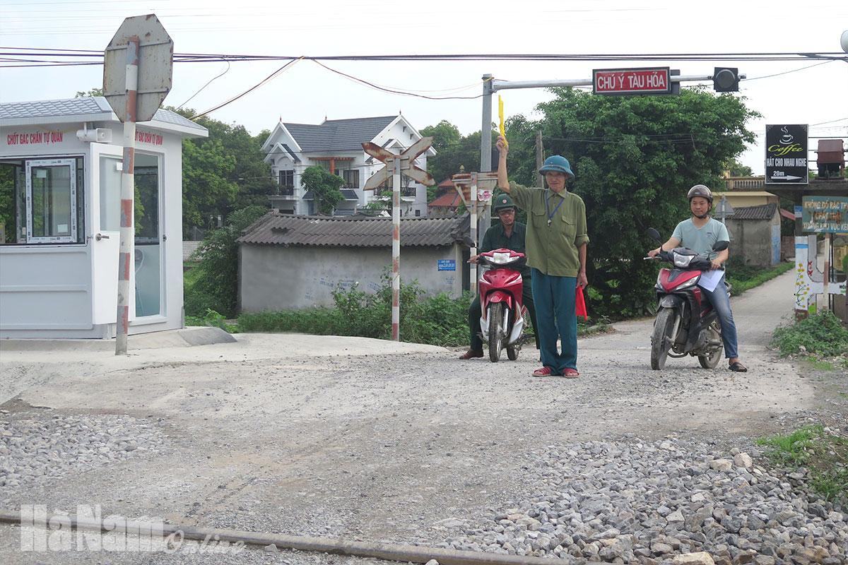 Hiệu quả hoạt động của tổ tự quản an toàn giao thông đường sắt ở Liêm Chung