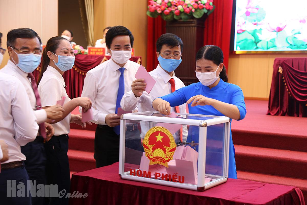 HĐND các huyện: Lý Nhân, Thanh Liêm tổ chức kỳ họp thứ nhất, nhiệm kỳ 2021 – 2026