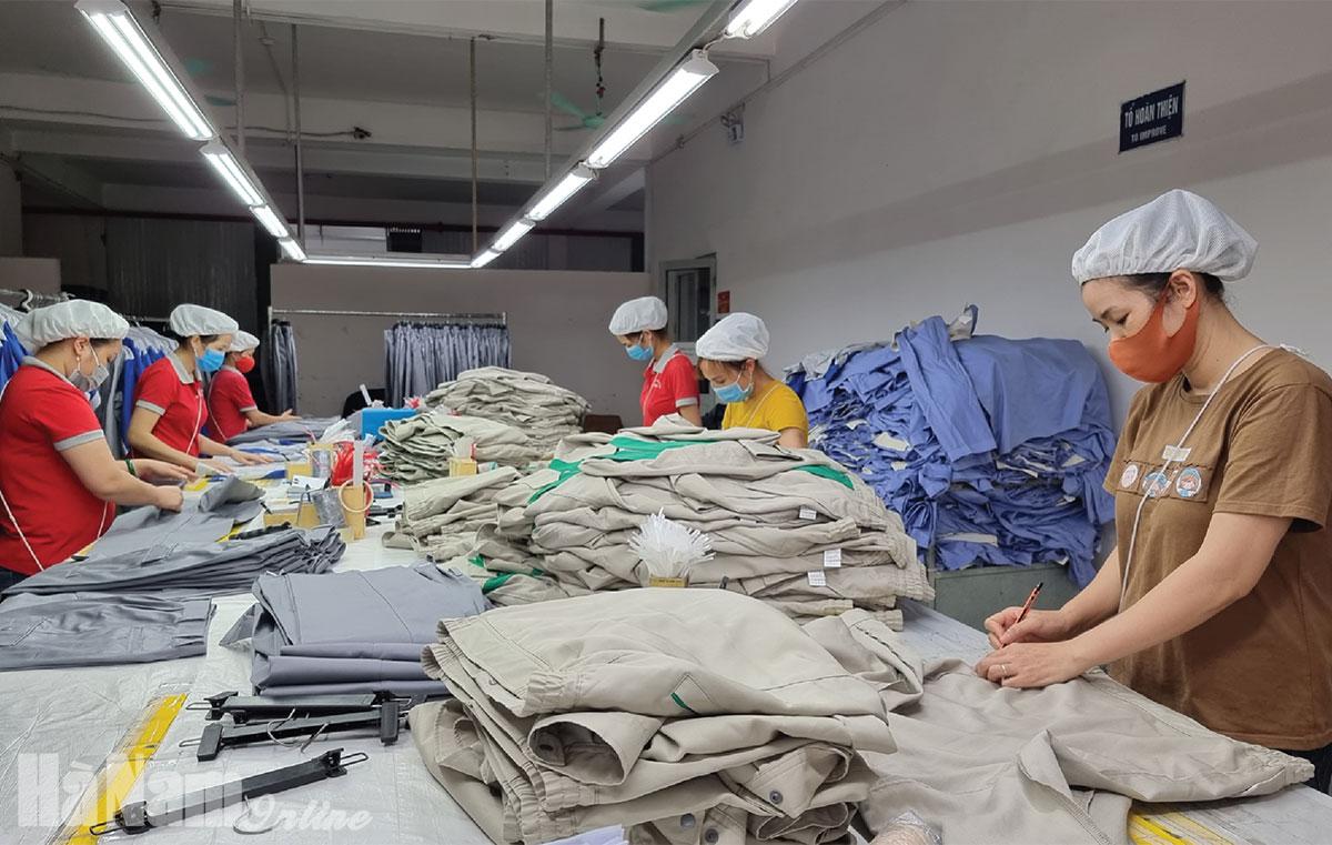 Doanh nghiệp quan tâm chăm lo sức khỏe người lao động trong thời tiết nắng nóng