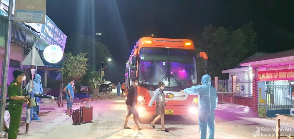Những chuyến xe trá hình chở người từ vùng dịch về các địa phương - tiềm ẩn nguy cơ lây lan dịch bệnh