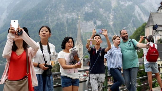 Tật xấu khi đi du lịch của khách các nước