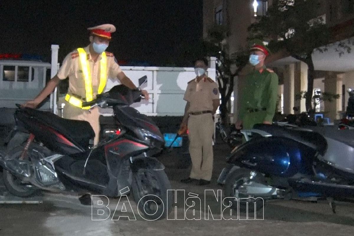 Công an T.p Phủ Lý xử phạt 06 trường hợp vi phạm quy định phòng, chống dịch