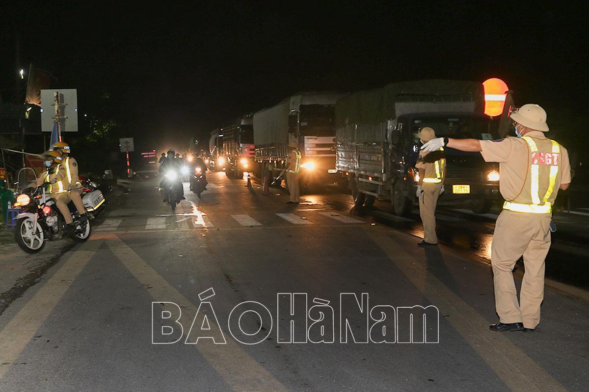 Hỗ trợ công dân từ các tỉnh phía Nam đi qua địa bàn tỉnh về quê