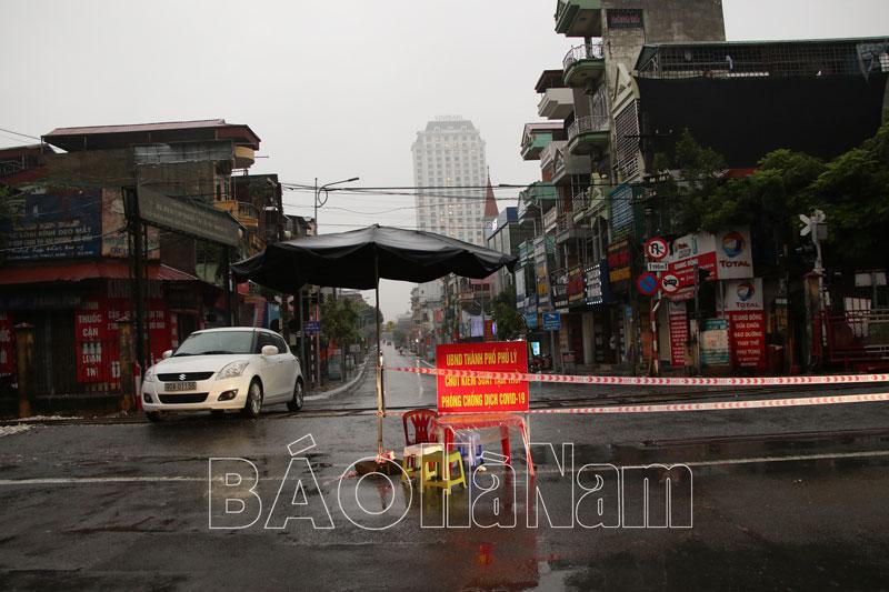 Phủ Lý xác định cấp độ dịch trên toàn địa bàn thành phố là cấp 2; Tạm ngừng các hoạt động giáo dục và đào tạo trực tiếp