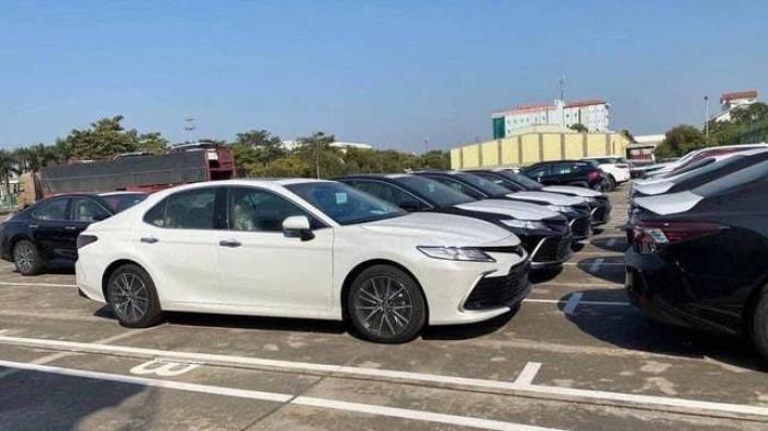 Toyota Camry 2022 chốt lịch ra mắt tại Việt Nam