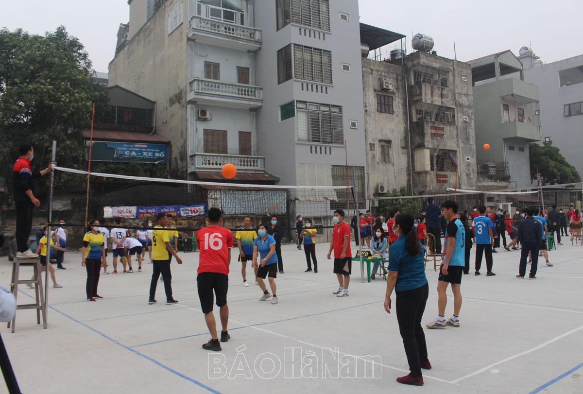 Thành phố Phủ Lý tổ chức Giải Bóng chuyền hơi Đại hội TDTT lần thứ IX