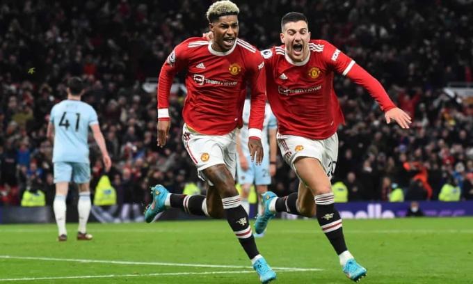 Man Utd thắng ở giây cuối