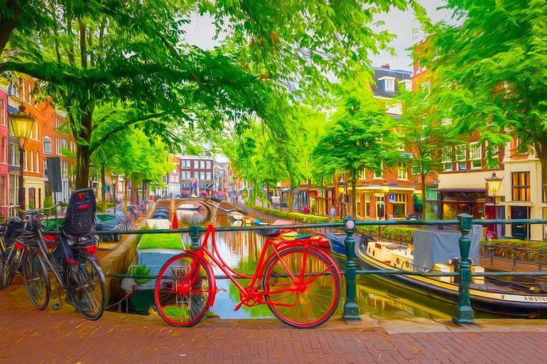 Kỳ lạ nghề "câu" xe đạp dưới những dòng kênh xanh