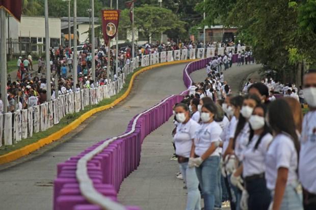 Venezuela lập kỷ lục Guinness về chuỗi chocolate dài nhất thế giới