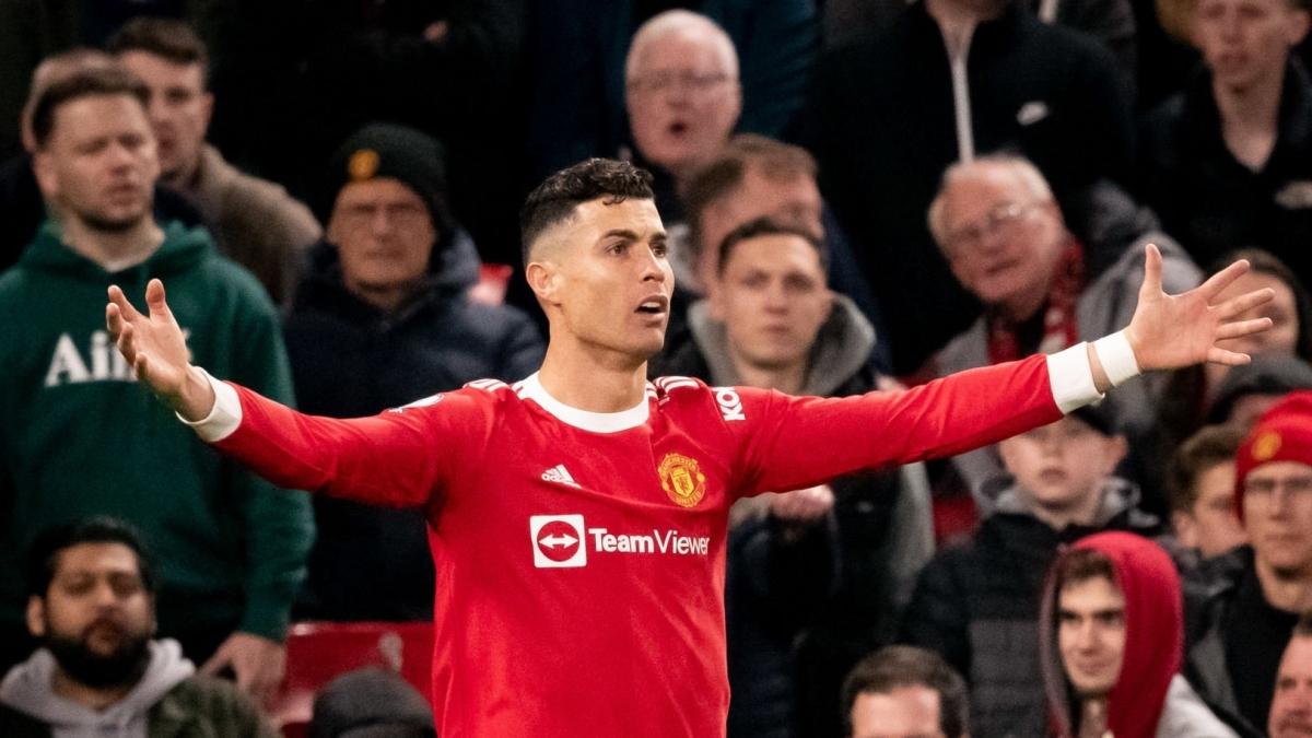 Lịch thi đấu bóng đá đêm nay 2/5: MU đọ sức với Brentford