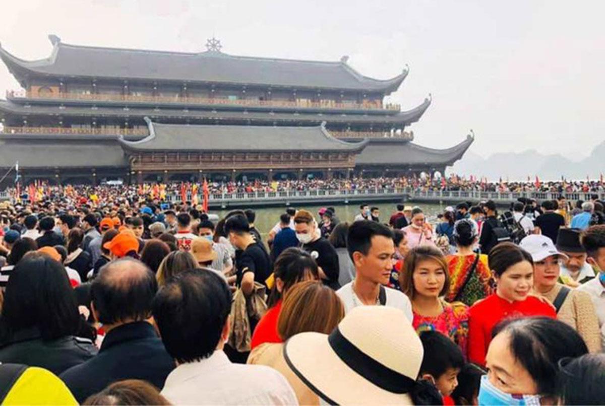 Miễn phí du thuyền và phương tiện tham quan Tam Chúc nhân ngày Phật Đản