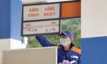 Giá xăng vượt 32.000 đồng một lít