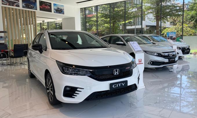 Loạt ôtô giảm giá trong tháng Ngâu tại Việt Nam