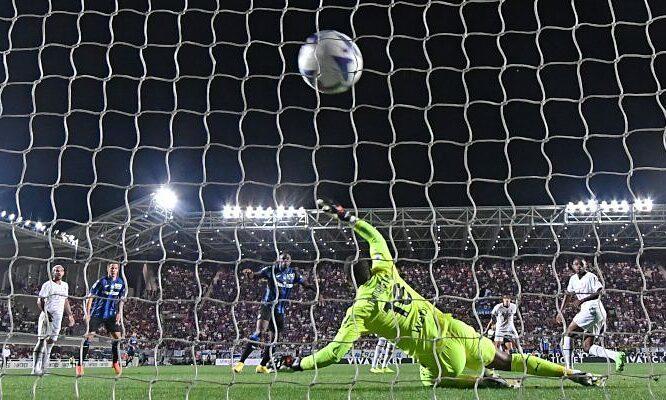 Milan đứt chuỗi bảy trận thắng ở Serie A