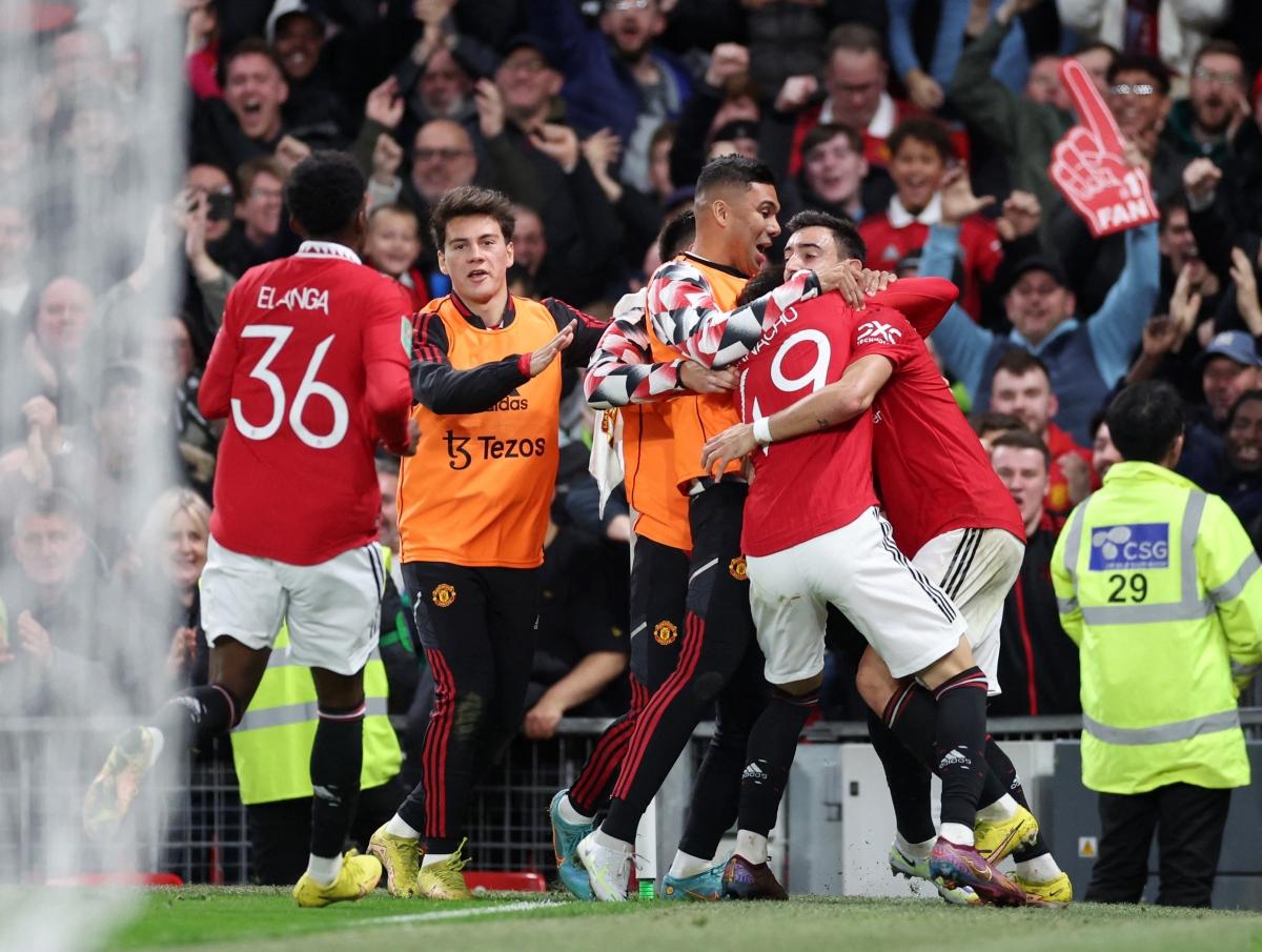 Vòng 3 League Cup, MU ngược dòng đánh bại Aston Villa