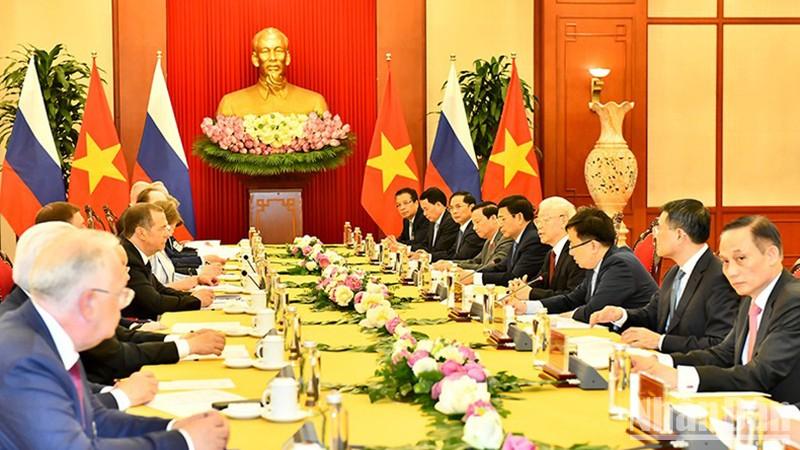 Tổng Bí thư Nguyễn Phú Trọng hội đàm với Chủ tịch Đảng Nước Nga Thống nhất Dmitry Medvedev