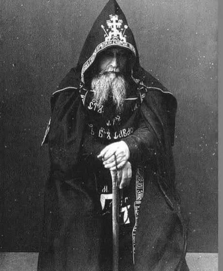 Tu sĩ Hy Lạp 82 năm cuộc đời chưa từng nhìn thấy phụ nữ