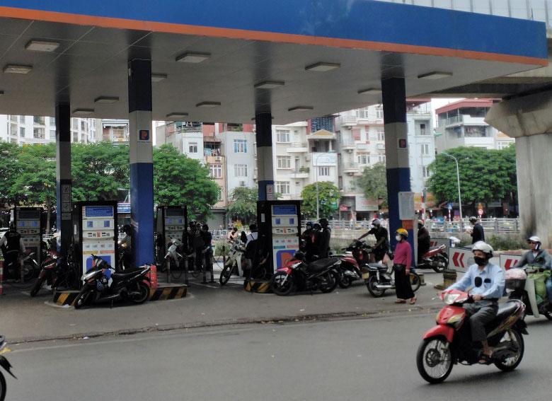 Giá xăng tiếp tục tăng, giá dầu giảm từ 15h00 chiều nay 1/6