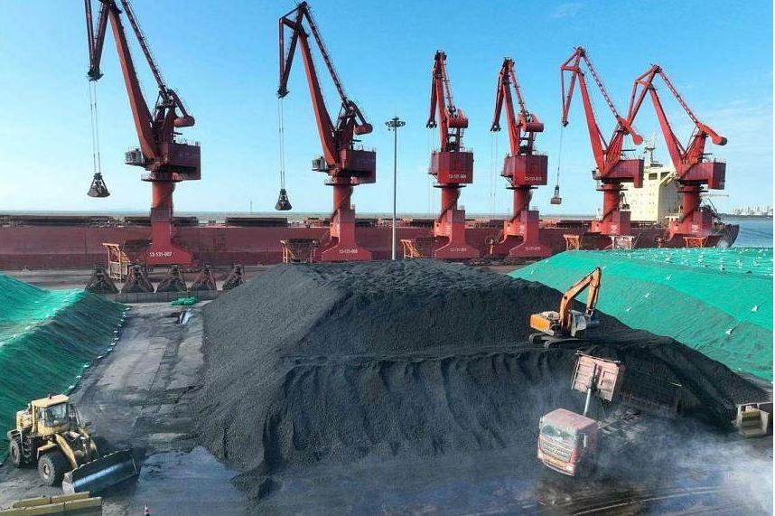 Thừa than, các mỏ khai thác ở Trung Quốc thử bán hàng qua livestream