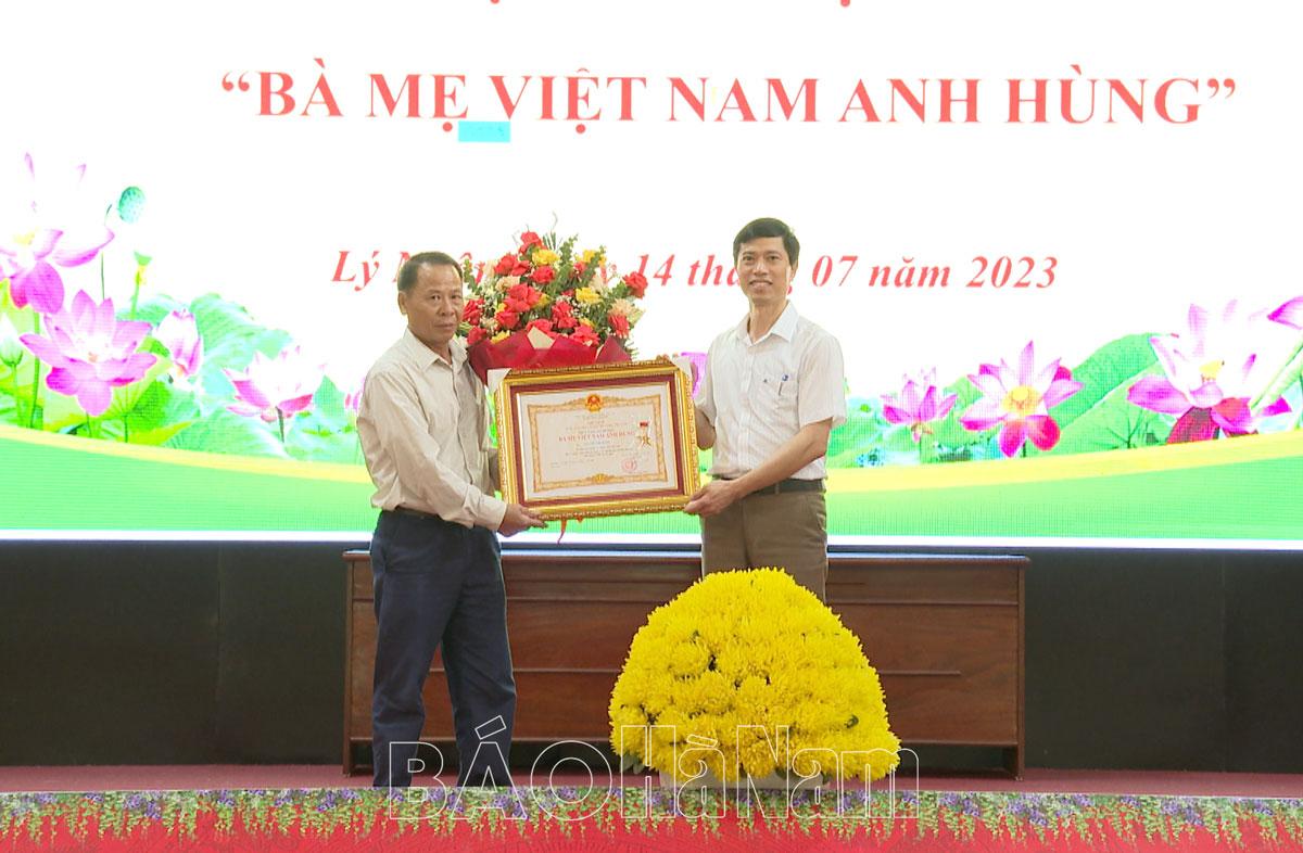 UBND huyện Lý Nhân tổ chức lễ truy tặng danh hiệu “Bà mẹ Việt Nam anh hùng”