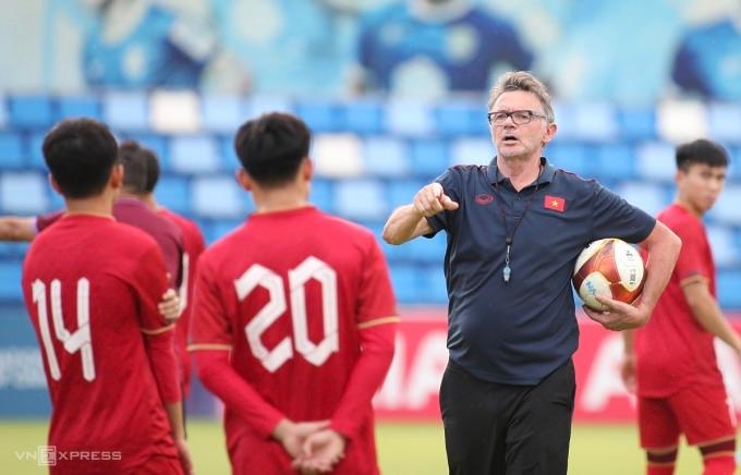 Việt Nam cùng bảng Indonesia tại vòng loại World Cup 2026