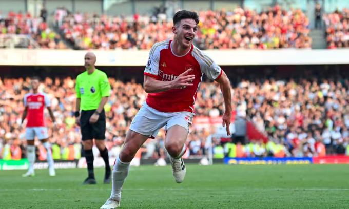 Arsenal nhấn chìm Man Utd ở phút bù